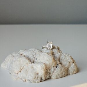 Elegant Silver Ring with Clear Gemstone